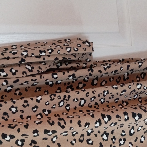 Kim Roger's Animal Print Top 4X - Picture 3 of 8